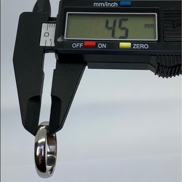 AUTH Tiffany & Co platinum wedding band - Picture 9 of 12